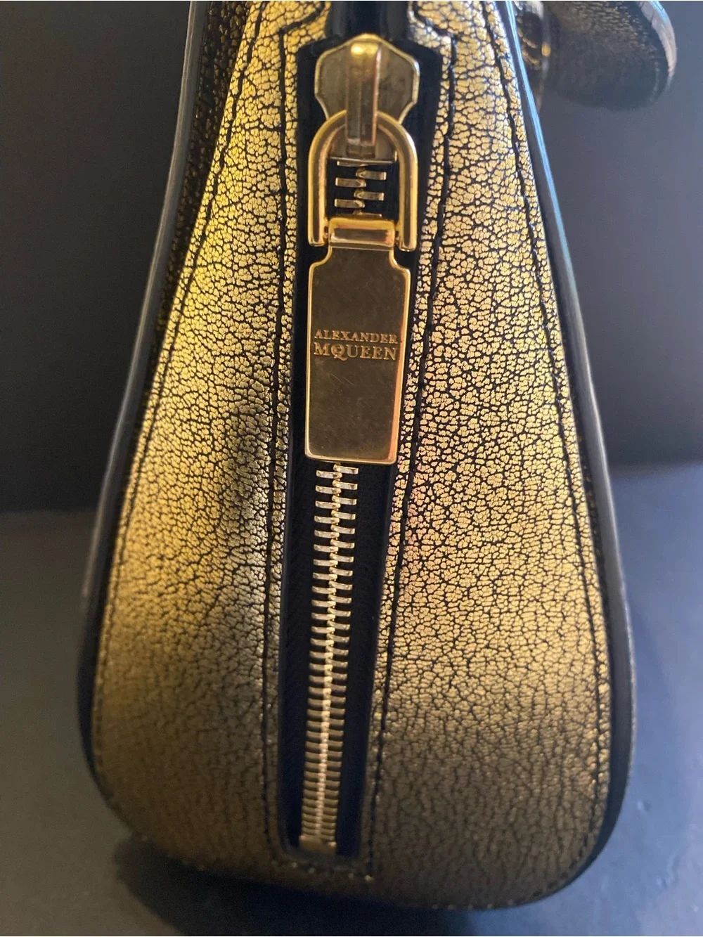 🛍️Alexander McQueen Authentic Small Heroine Bag in Metallic Gold - Picture 8 of 16